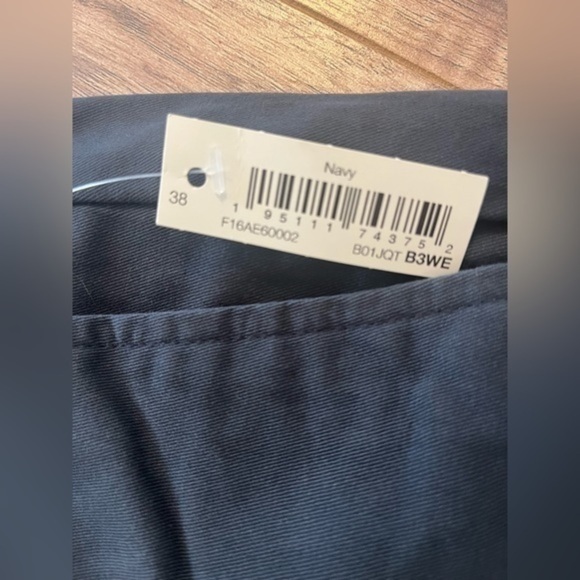 NWT - Amazon Essentials Men's Classic-Fit 9" Shorts - Picture 8 of 9